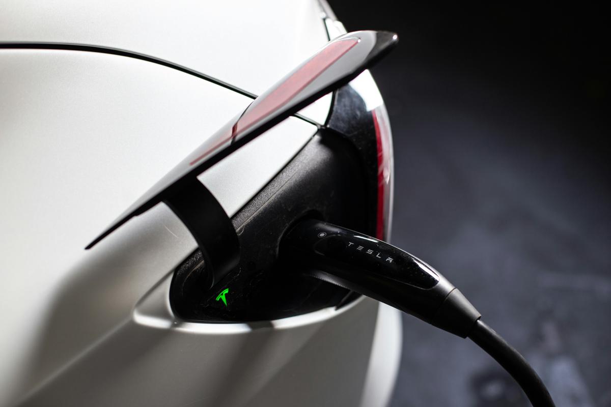 Tesla en recharge