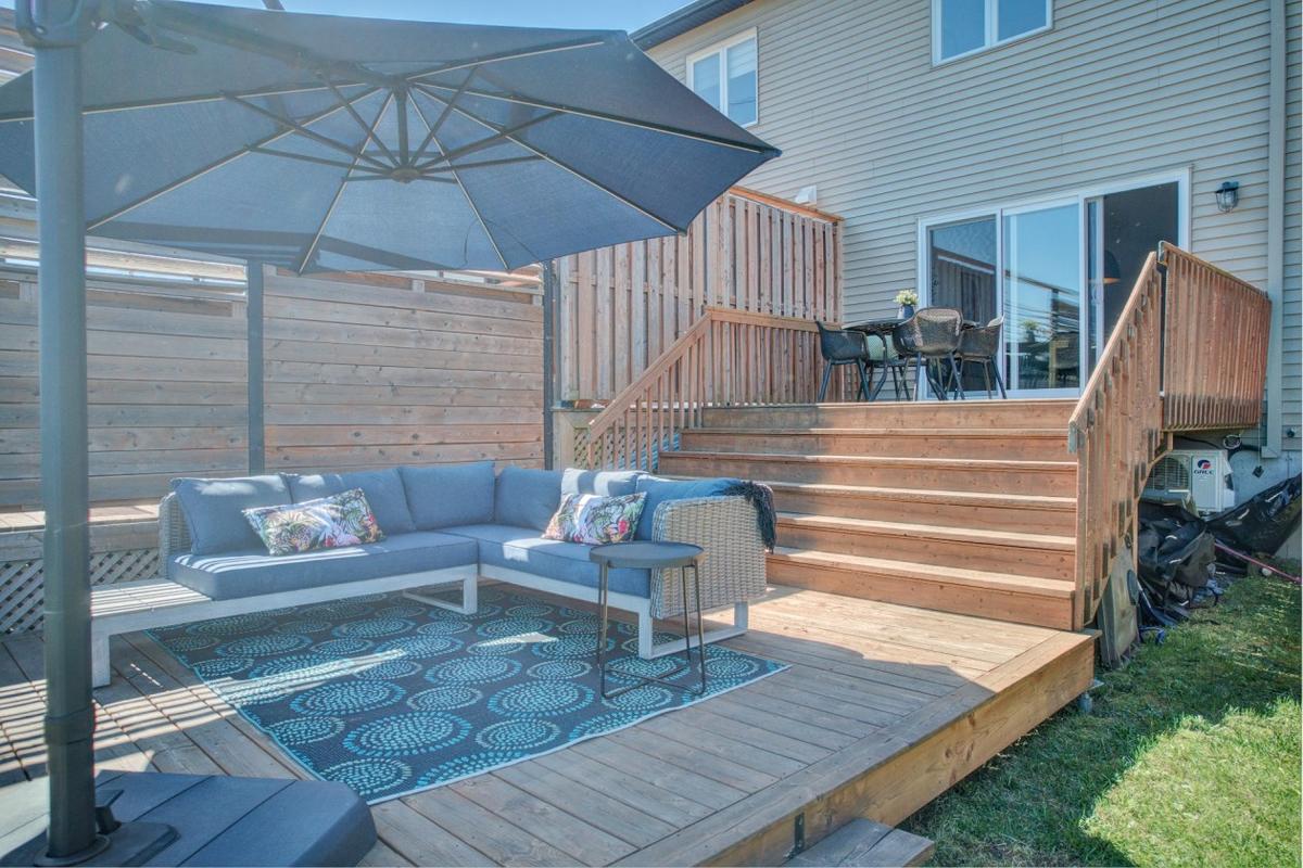 Terrasse arrière donnant sur le golf