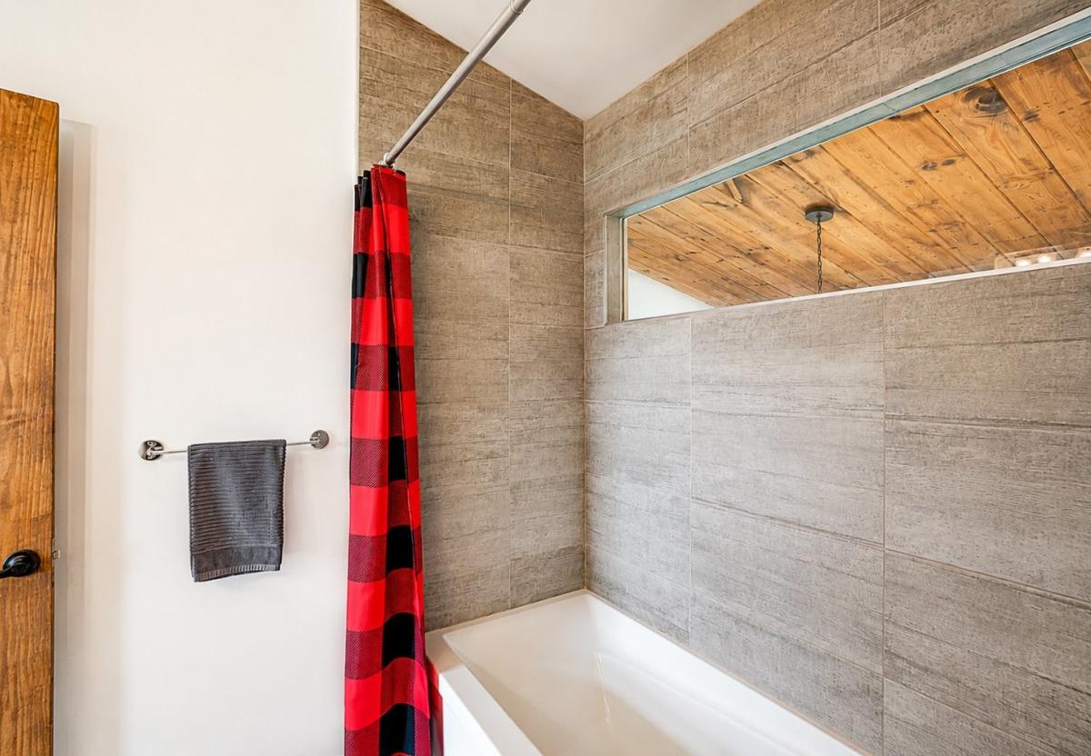 Espace douche lumineux