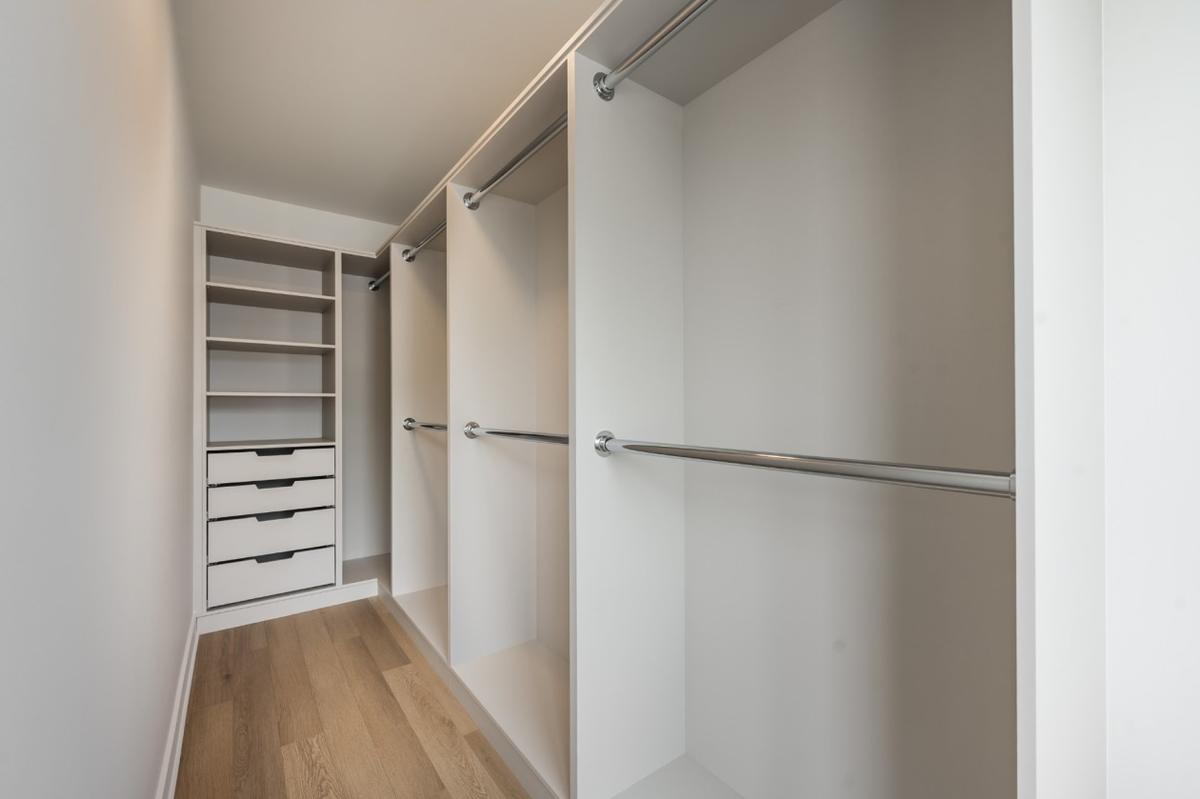 Penderie de la chambre principale