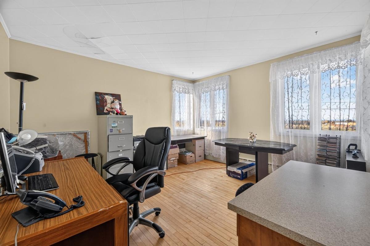 Bureau avec espace de travail