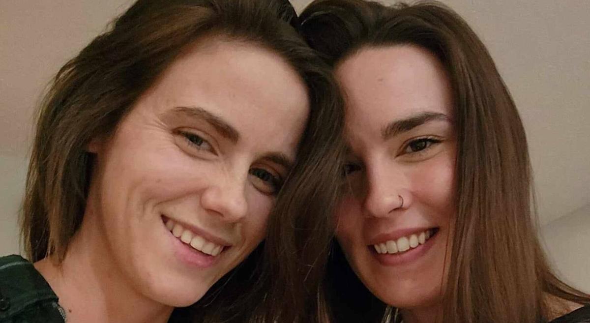 Sabrina et Mélanie de l'Amour est dans le pré