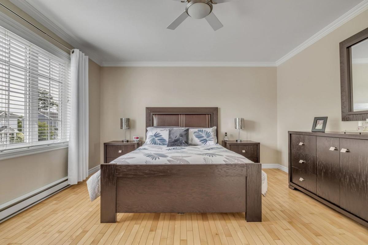 Autre angle de la chambre principale