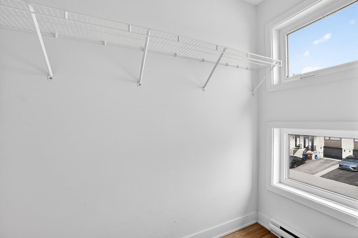 Autre angle de la chambre principale