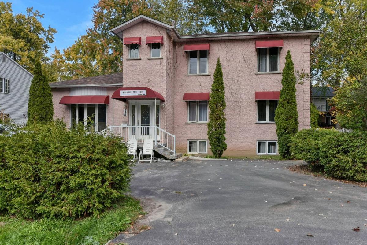 Vue de la façade principale