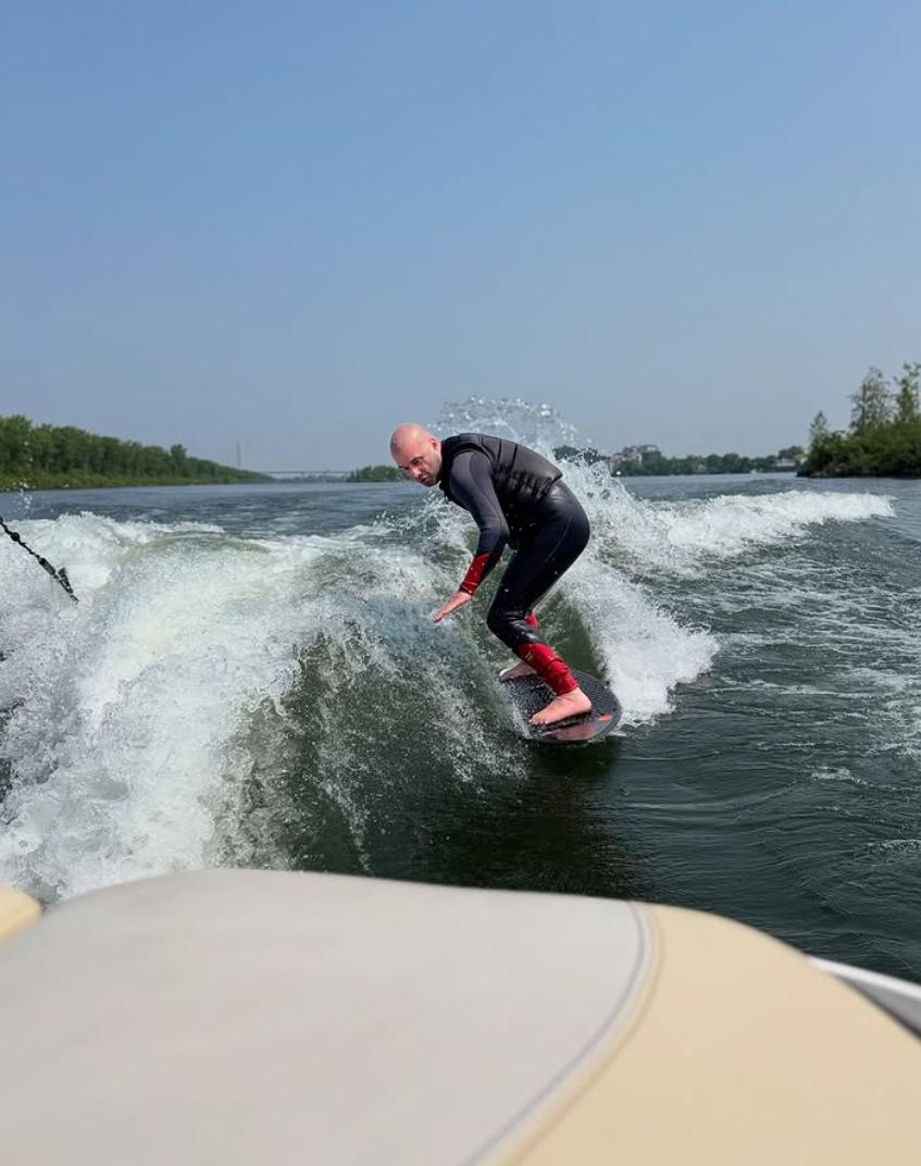 Daniel Corbin en Wakesurf