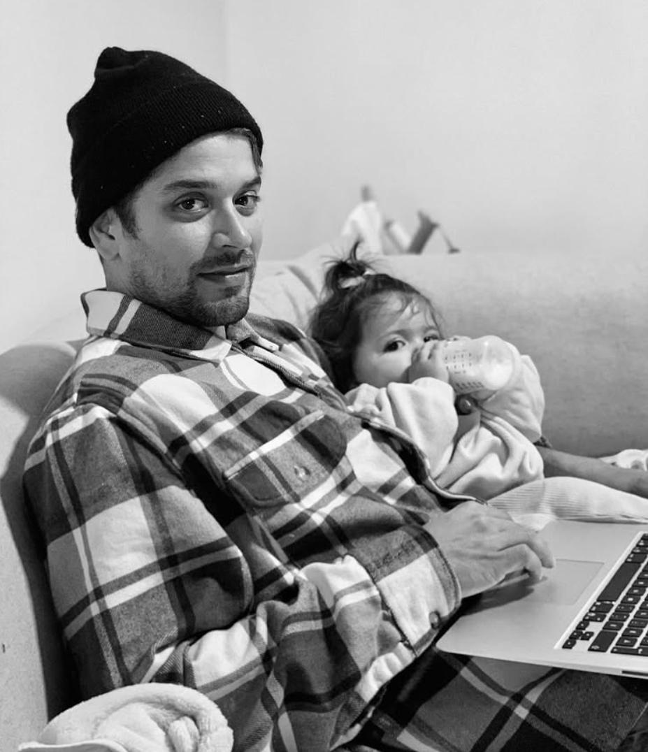 Mikhail Ahooja et sa fille
