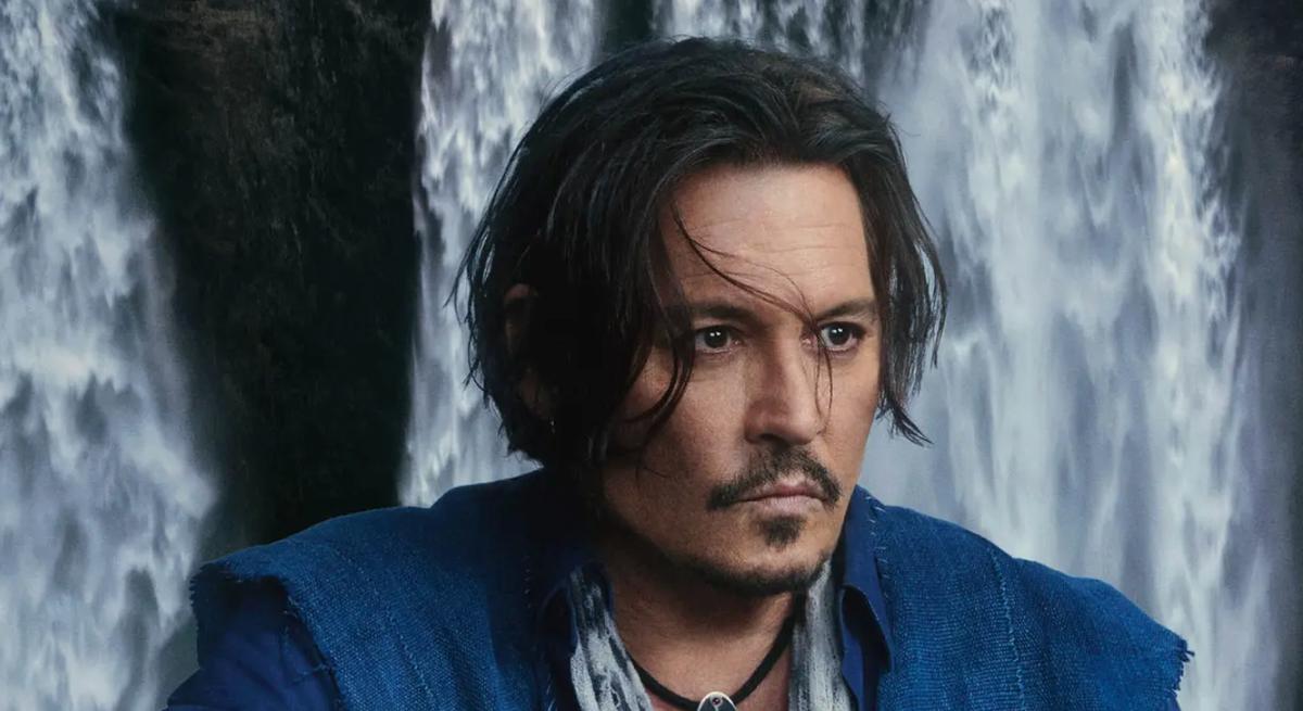 Johnny Depp dans une publicité du parfum Sauvage, de Dior