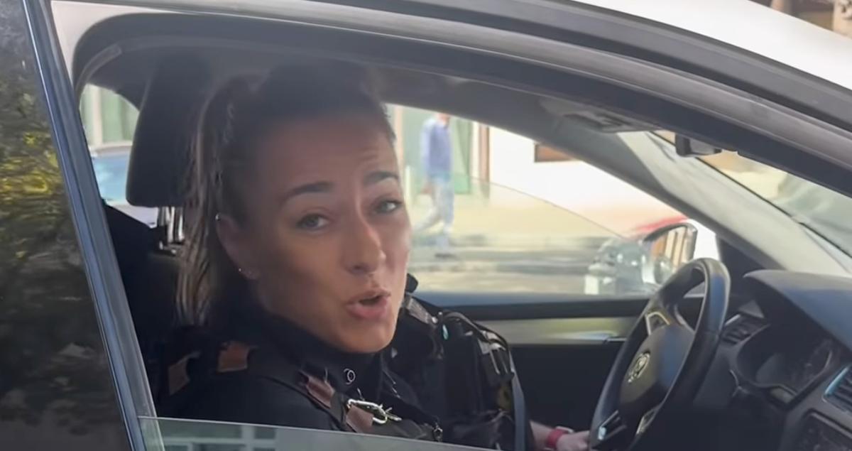 Une policière devient virale en interprétant une chanson de Céline Dion