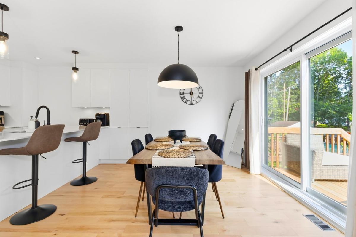 Salle à manger ouverte sur le salon