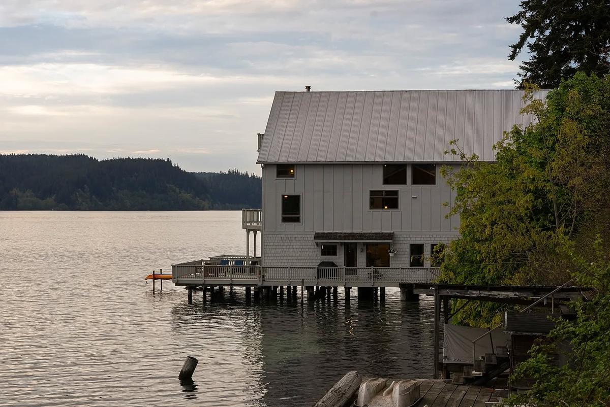 The Boathouse