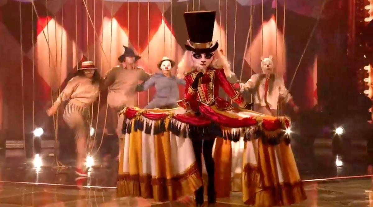 Chat-piteau à Chanteurs Masqués
