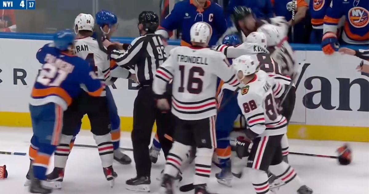 Line brawl during Hawks-Isles game