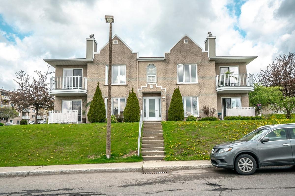 Façade du condo à Charlesbourg