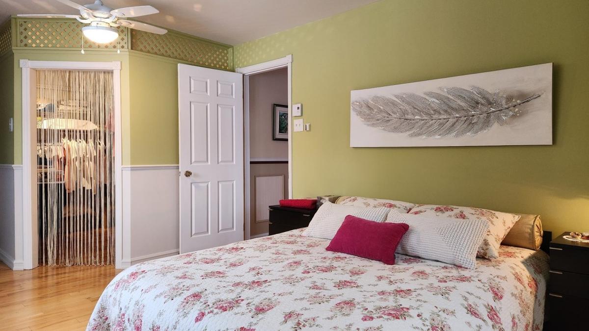 Autre angle de la chambre principale