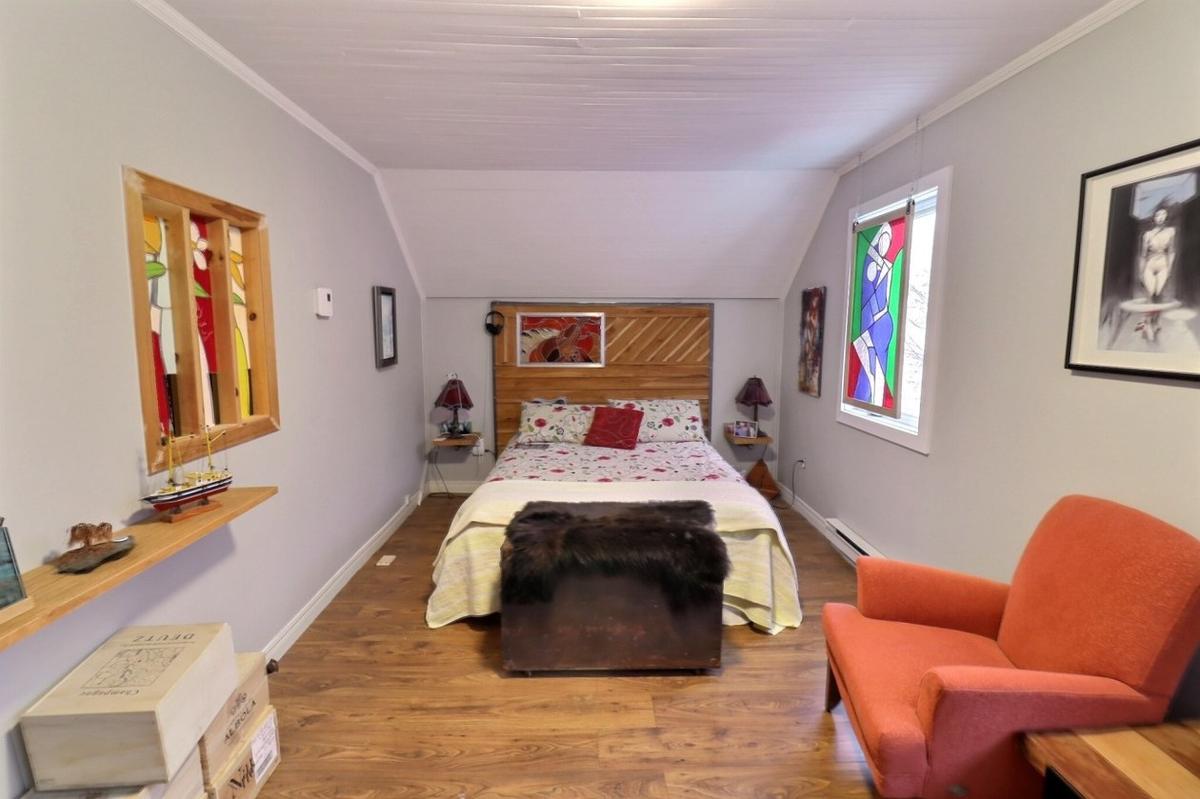 La chambre principale, spacieuse et sereine