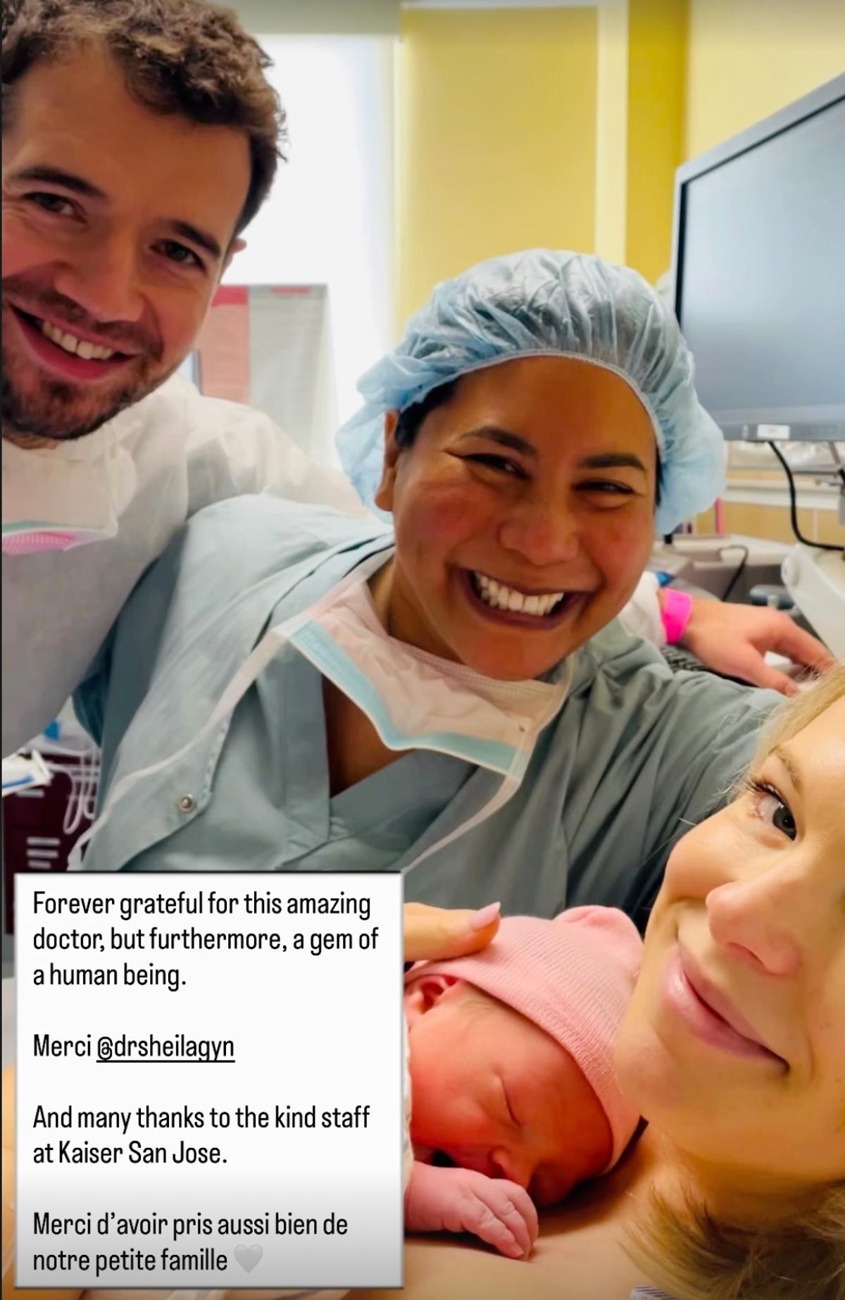 Marc-Édouard Vlasic et Frédérique Guay avec leur docteure