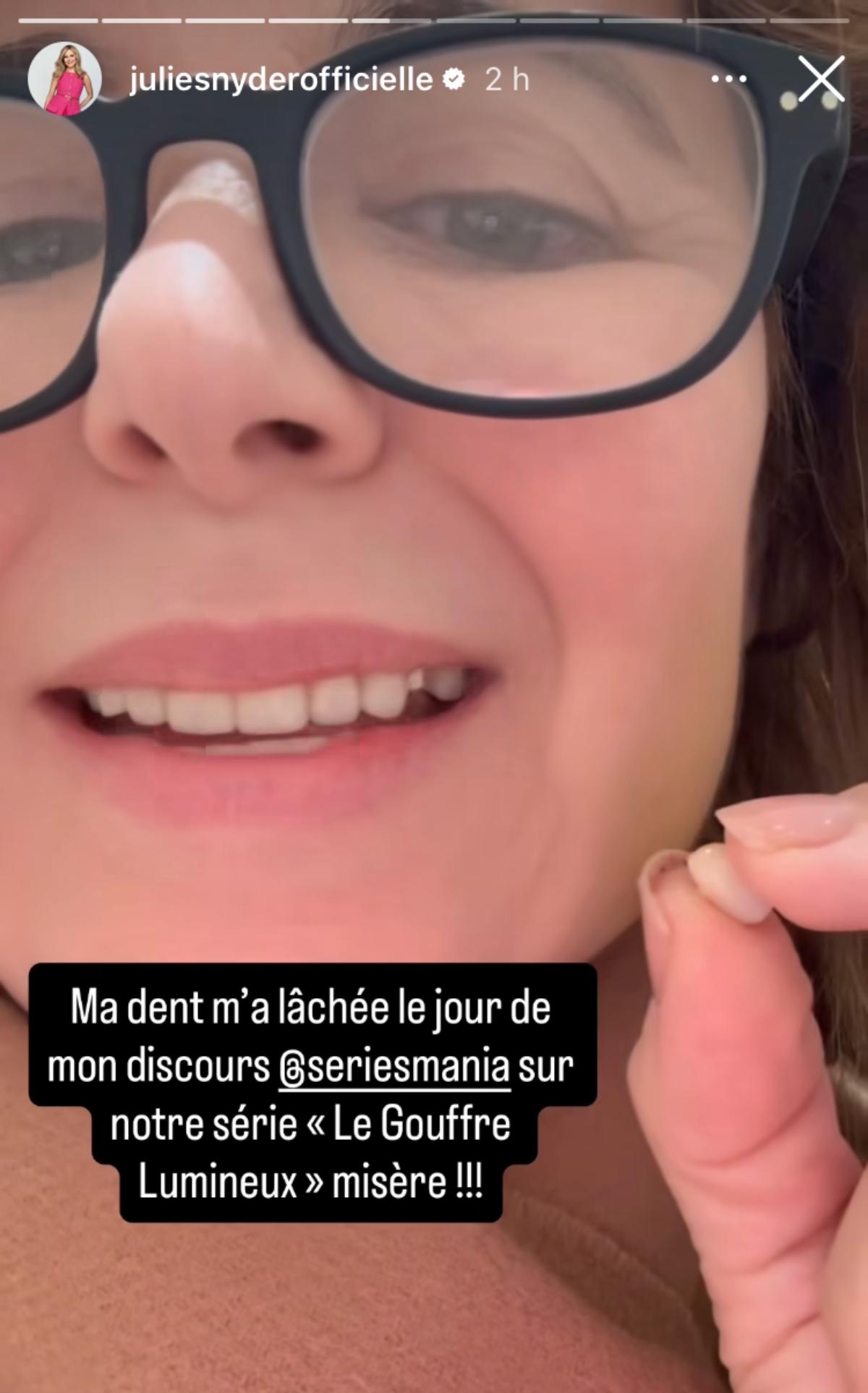 Julie Snyder perd une dent à Séries Mania