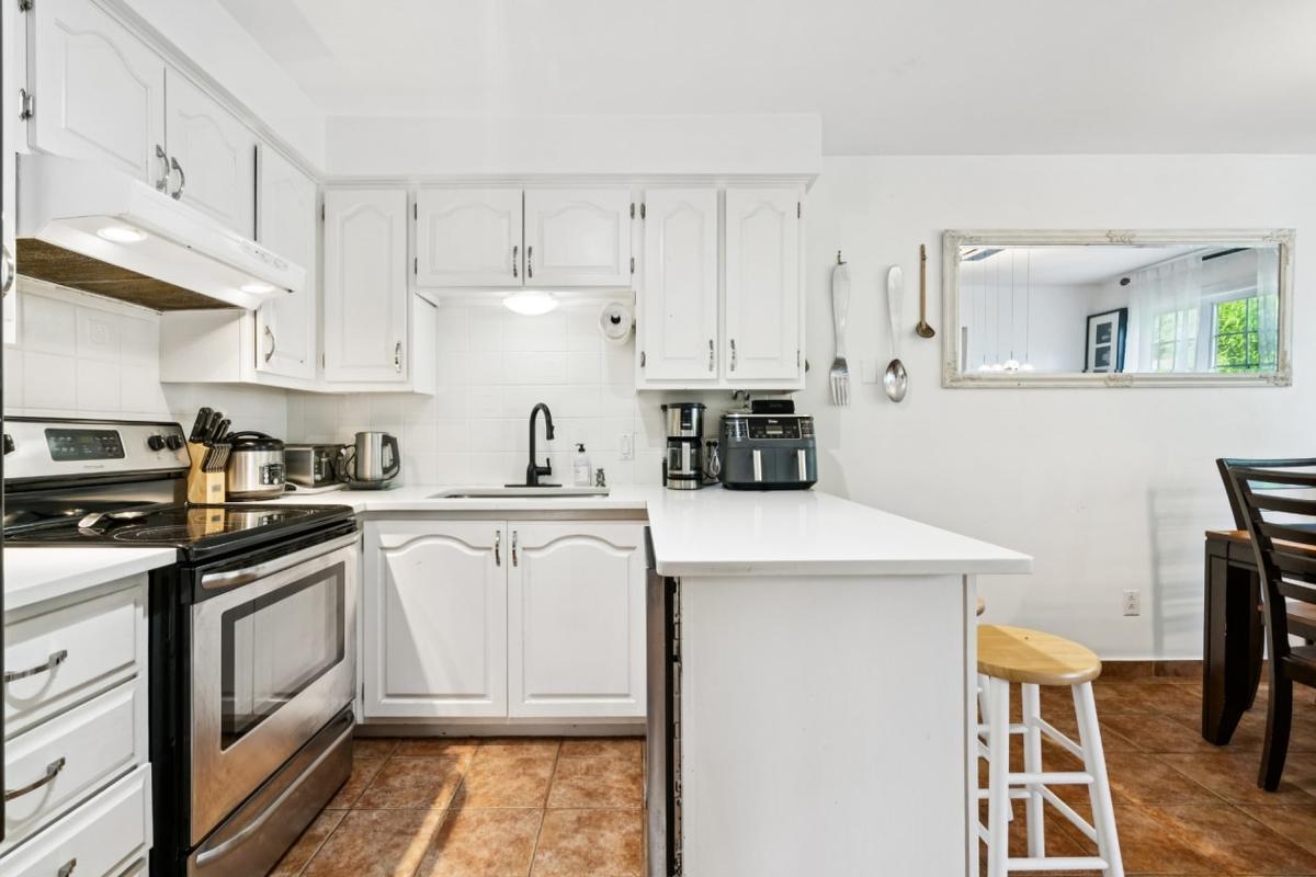 Espace cuisine et coin repas