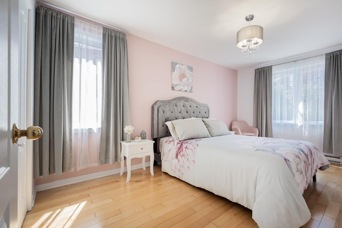 Chambre principale avec accès au walk-in