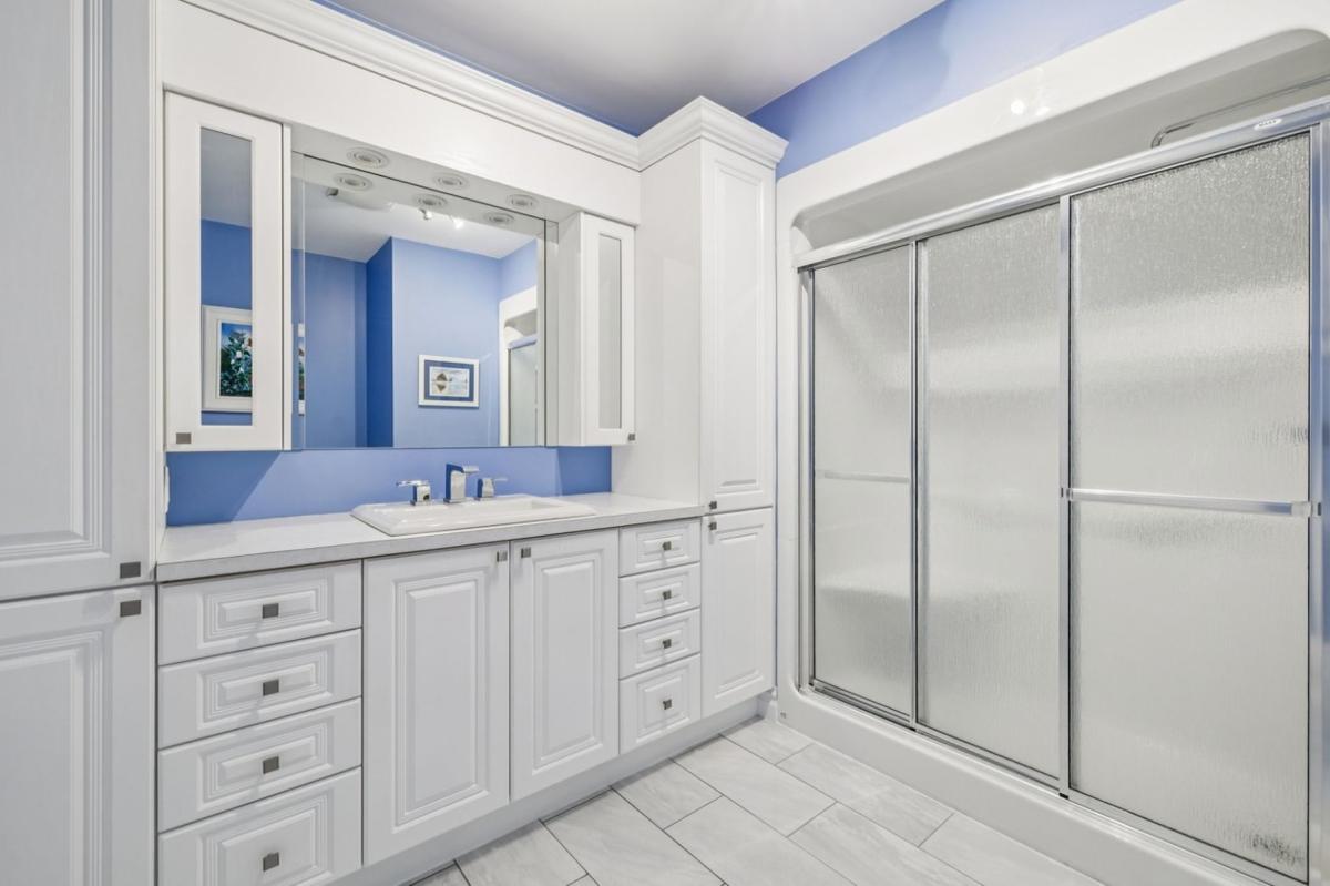 Salle de bain au rez-de-chaussée