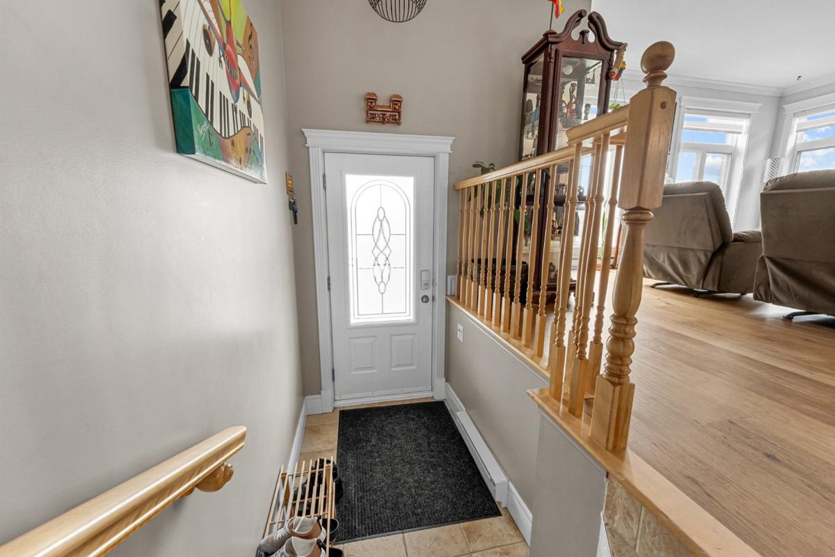 Entrée indépendante du condo