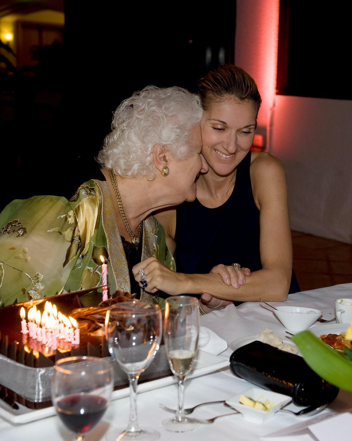 Céline Dion et Maman Dion, Thérèse Dion