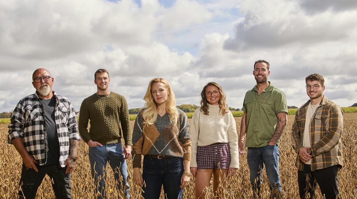 Marie-Soleil Dion et les cinq candidats de la 14e saison de l'Amour est dans le pré