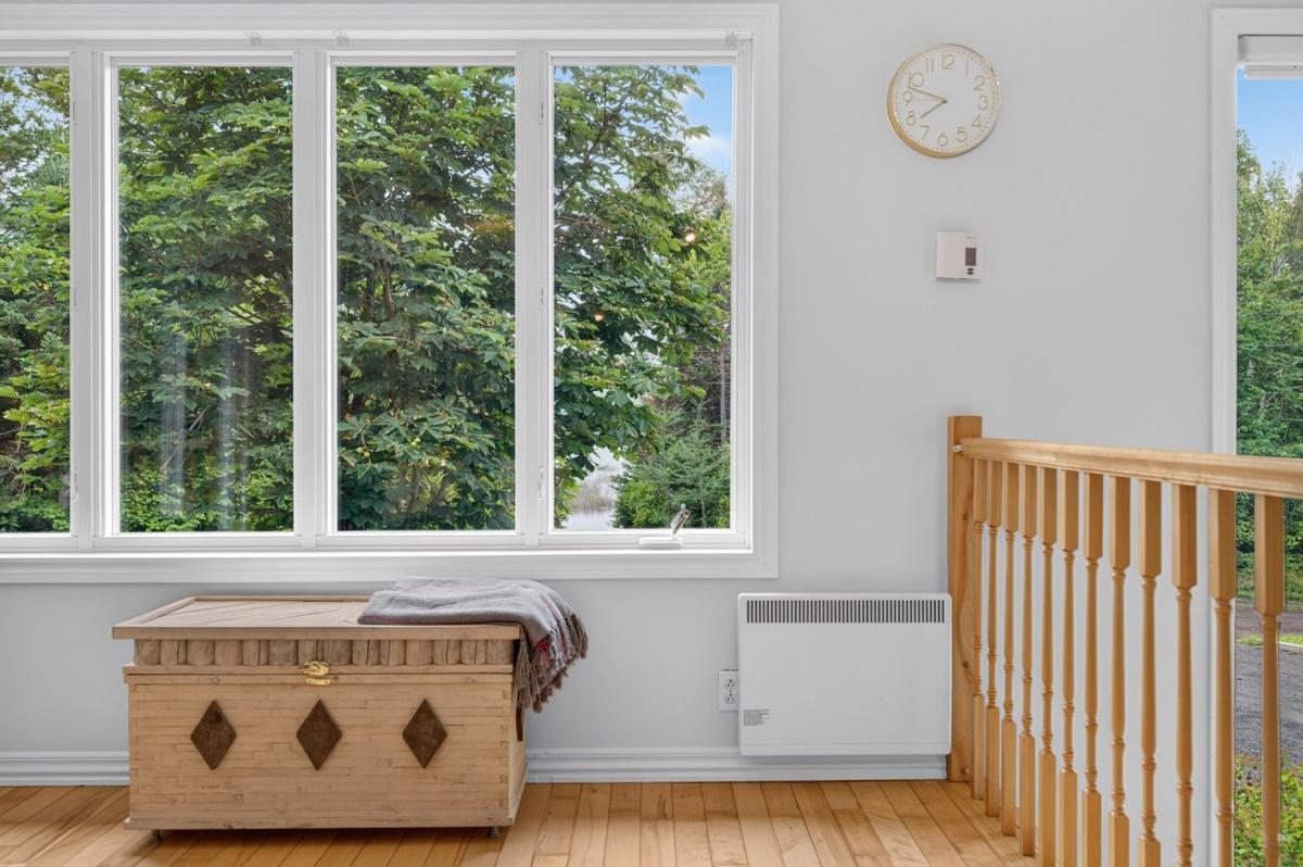 Vue du salon vers la fenestration