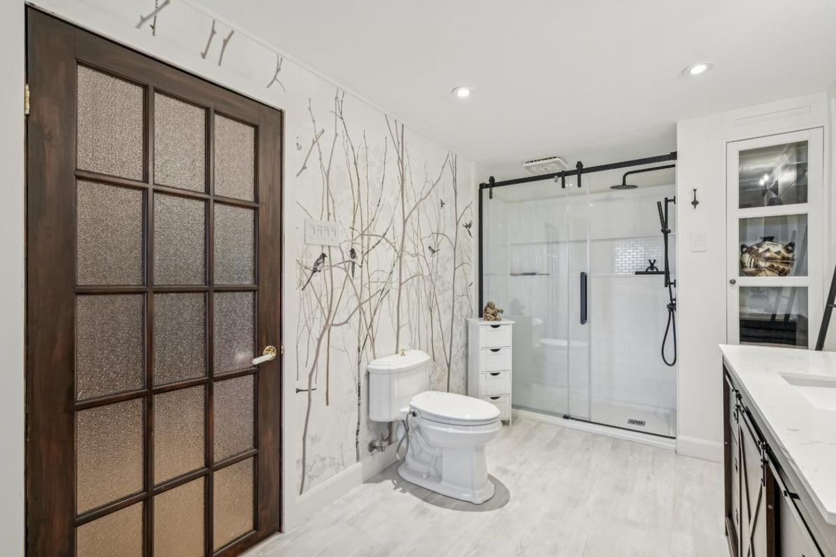 Salle de bain rénovée au sous-sol