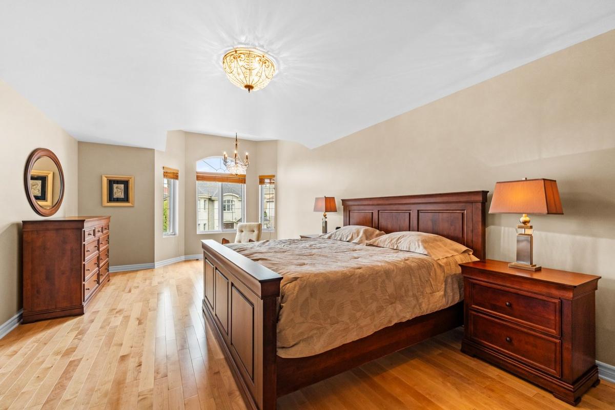 Autre angle de la chambre principale