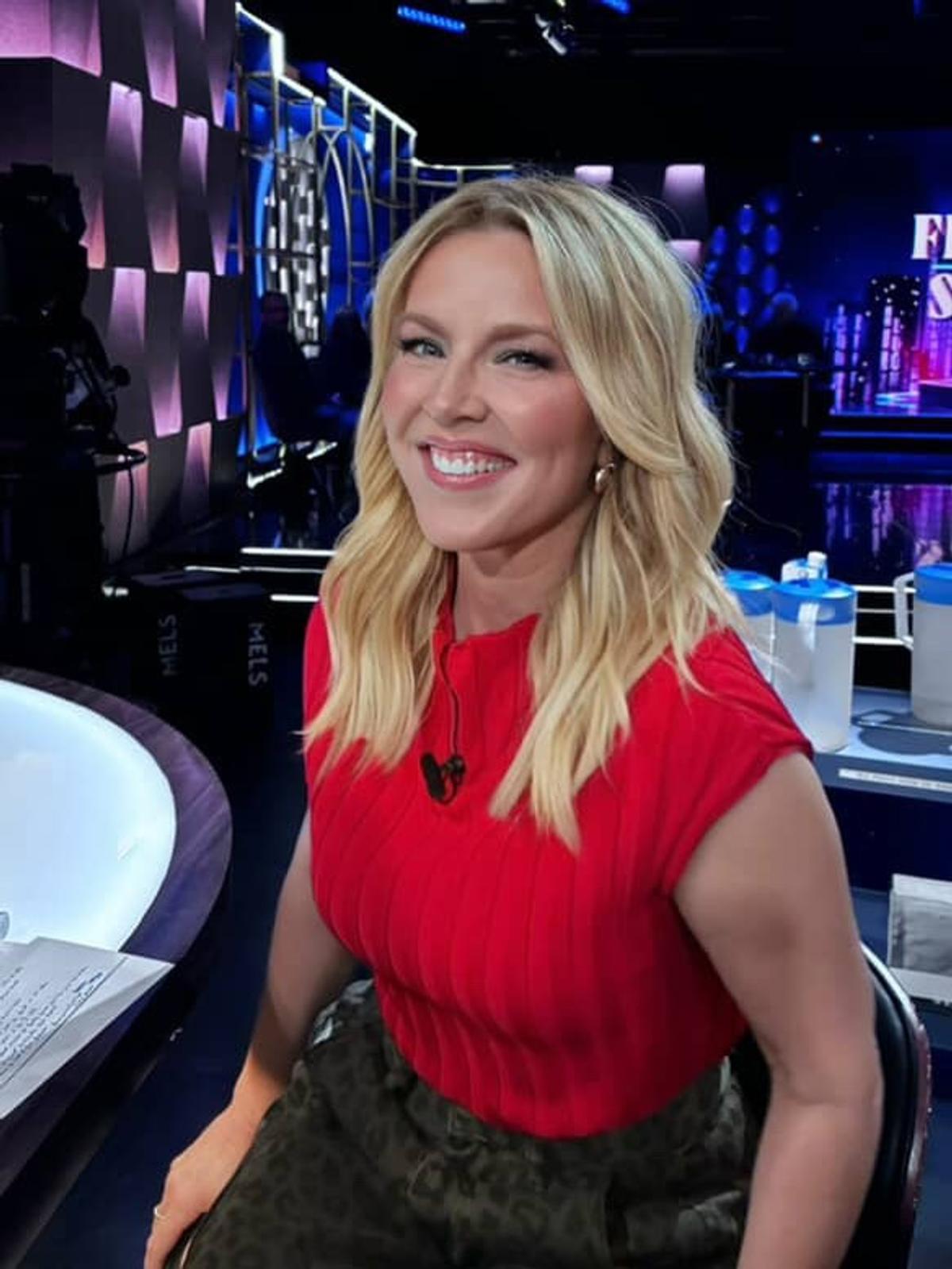 Julie Bélanger à Ça finit bien la semaine