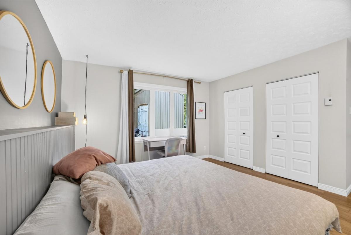 Autre angle de la chambre principale