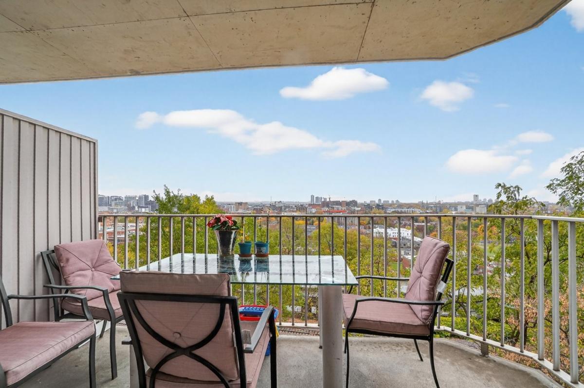 Balcon avec vue dégagée vers le sud-est