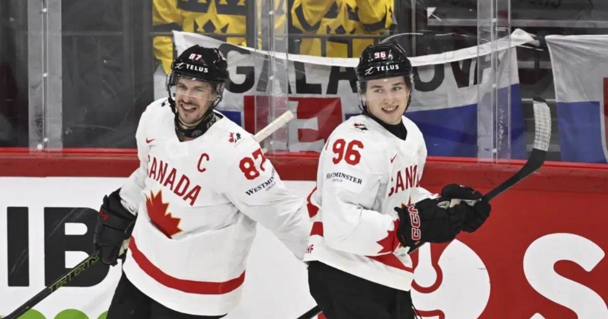 Sidney Crosby et Macklin Celebrini Équipe Canada