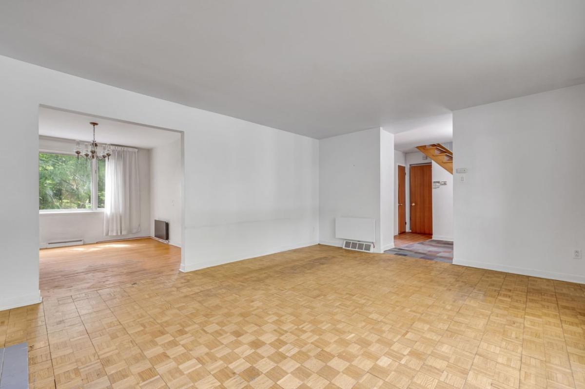 Autre angle du salon