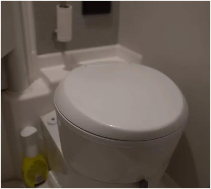 Toilette de camping-car