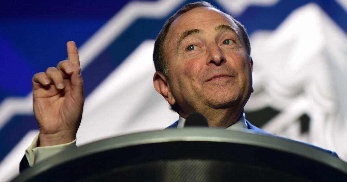 Gary Bettman-Finger Up-Anne-Marie Sorvin-USA TODAY Sports