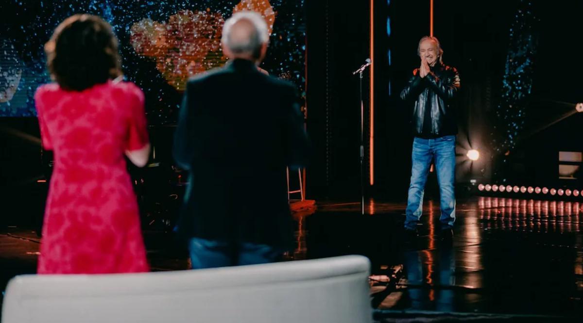 Claude Dubois surprend Marilyse Bourke et Michel Laperrière à En direct de l'Univers