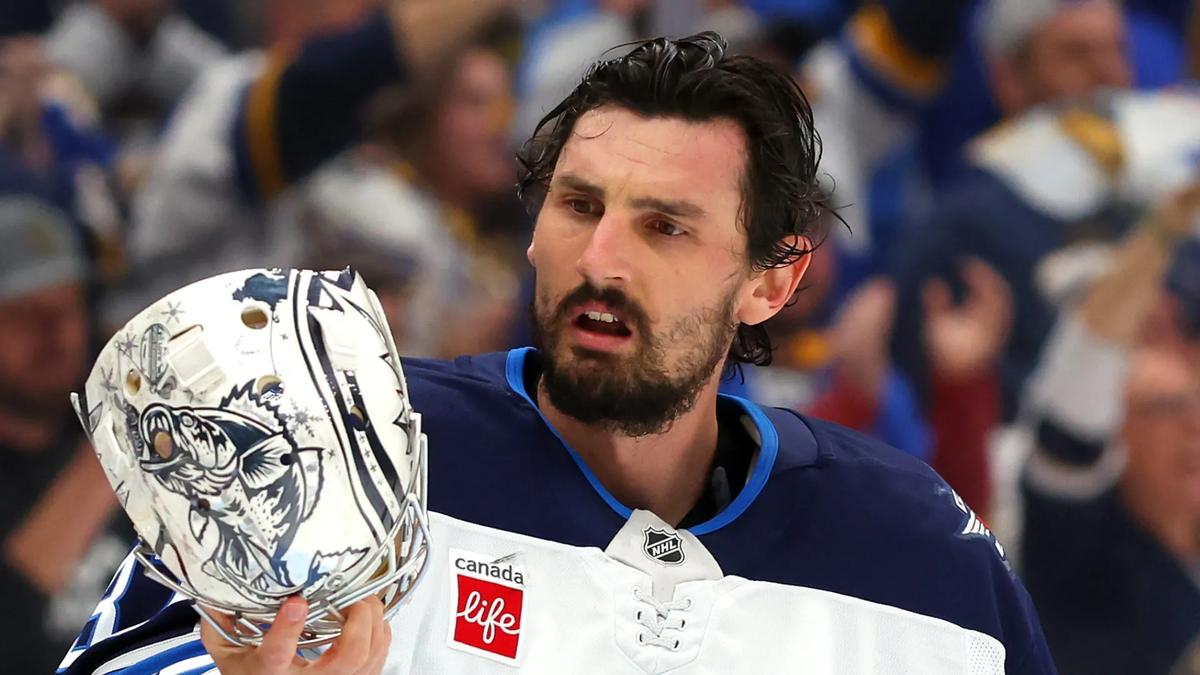 Connor Hellebuyck