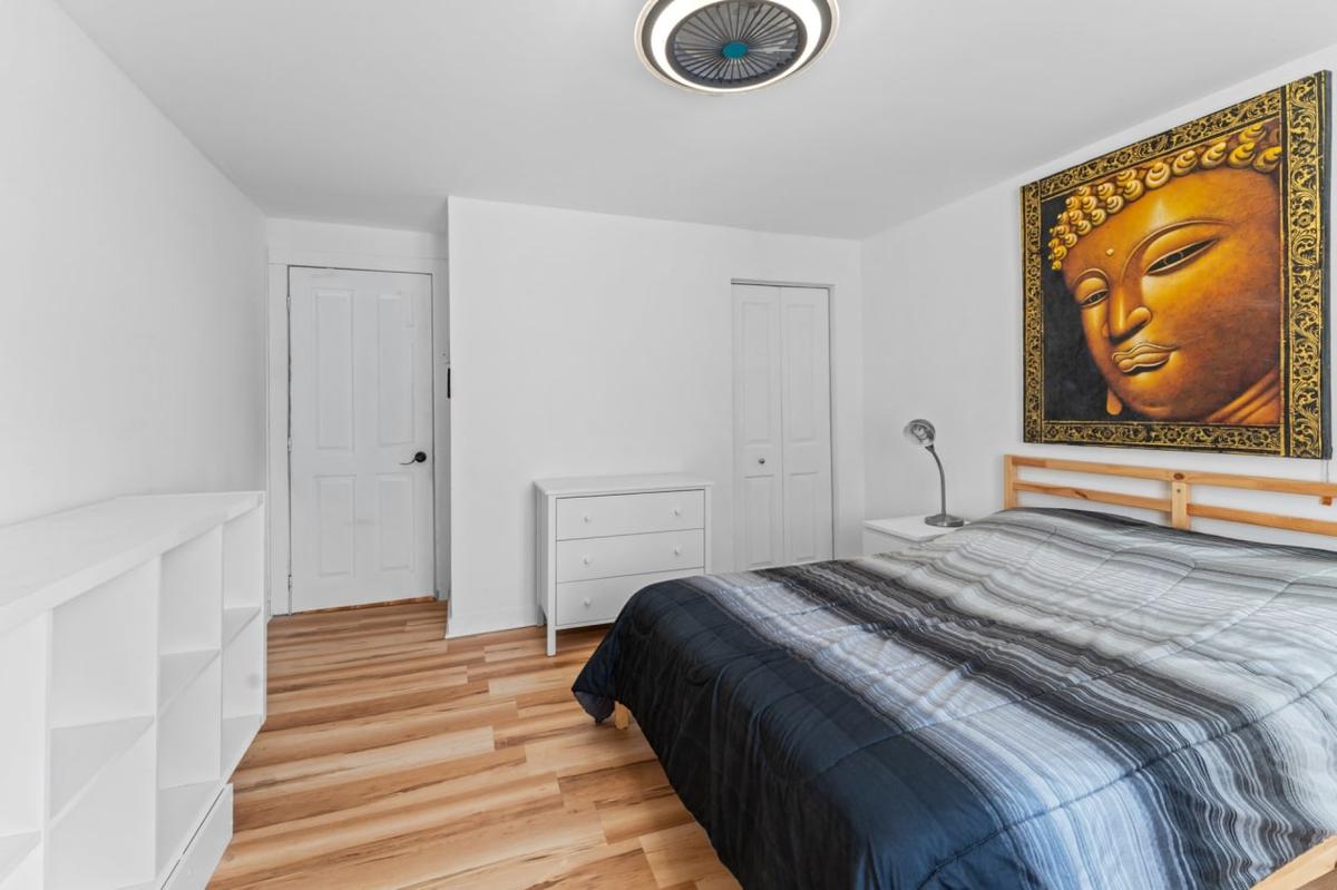 Autre vue de la chambre principale