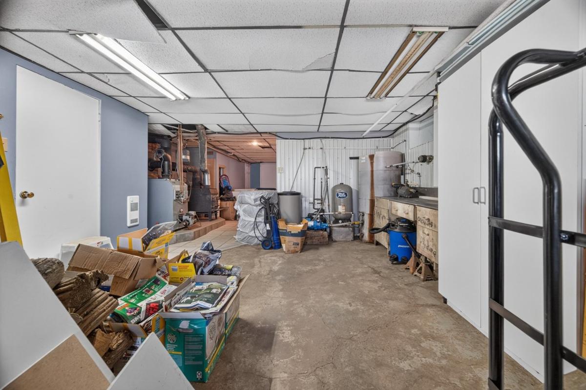 Intérieur du garage principal