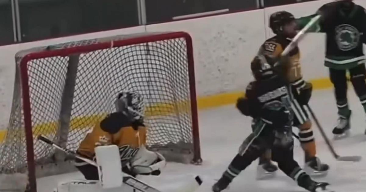 Youth-Hockey-HEad-Slash