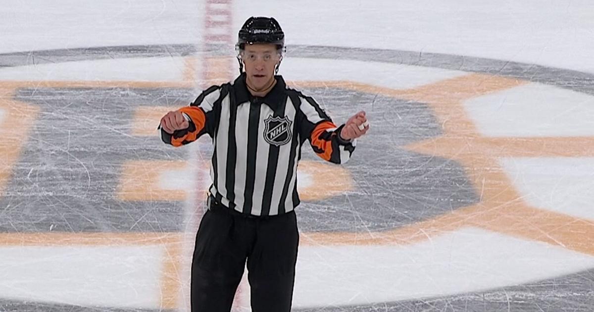 Nikita Zadorov-Major-Cross-Check-Rasmus Dahlin