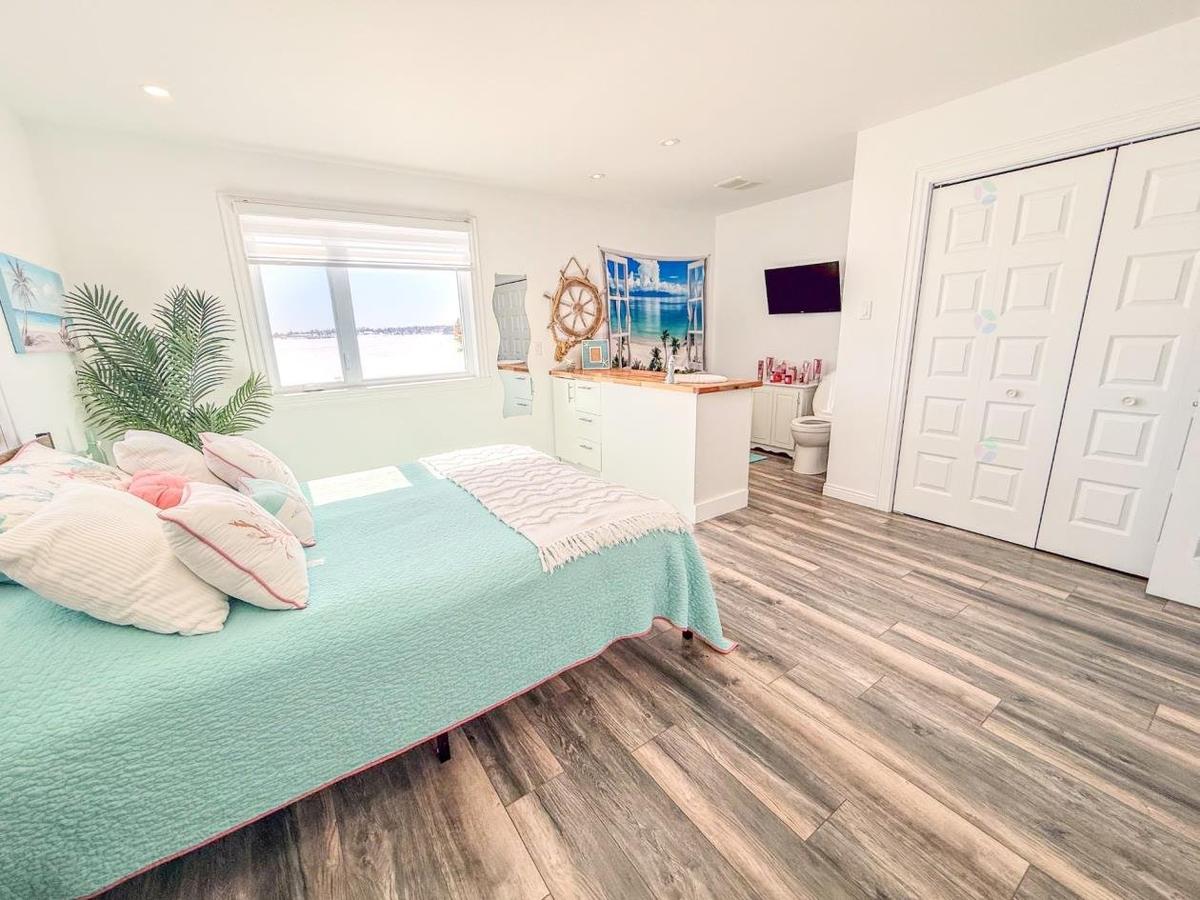 Autre angle de la chambre principale