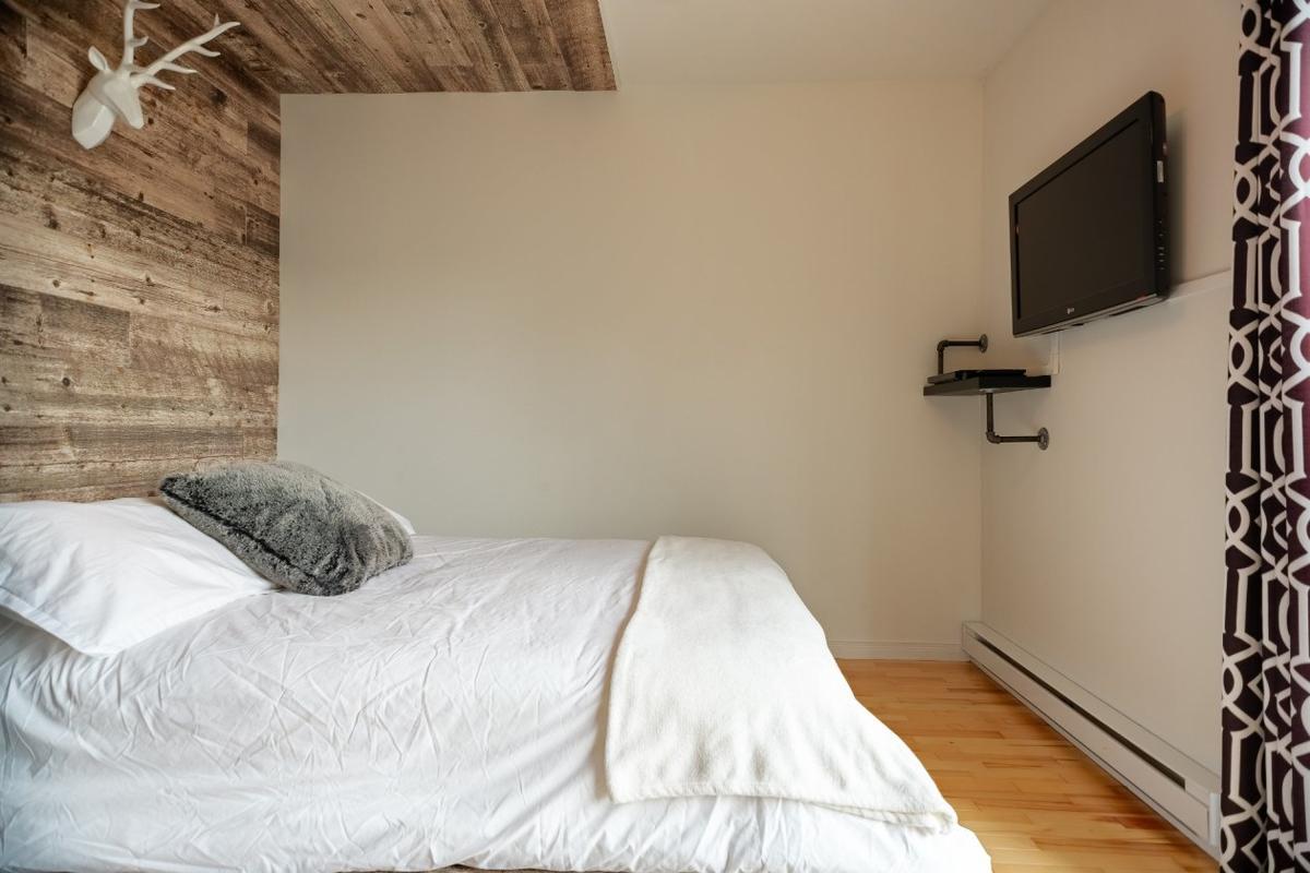 Autre angle de la chambre principale