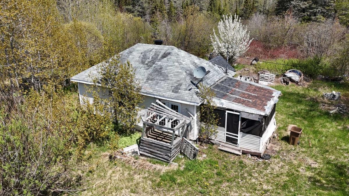 Vue aérienne montrant l'étendue de la propriété