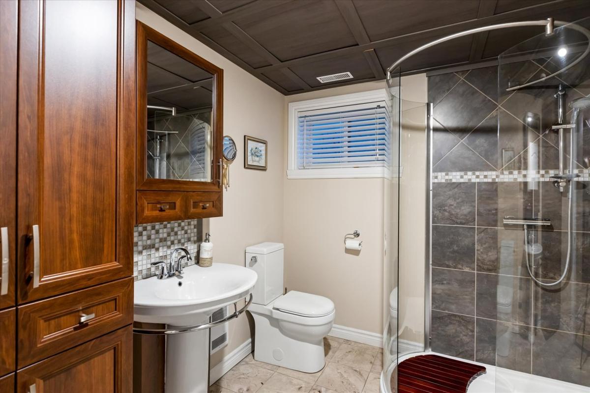 Salle de bain du niveau inférieur