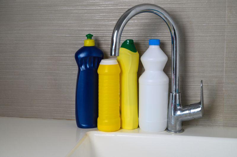  Mykhailo Shorokhov - Vecteezy, produits nettoyants salle de bain