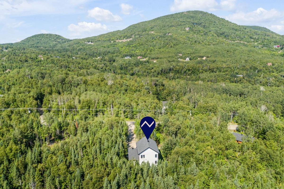 Vue aérienne élargie du secteur